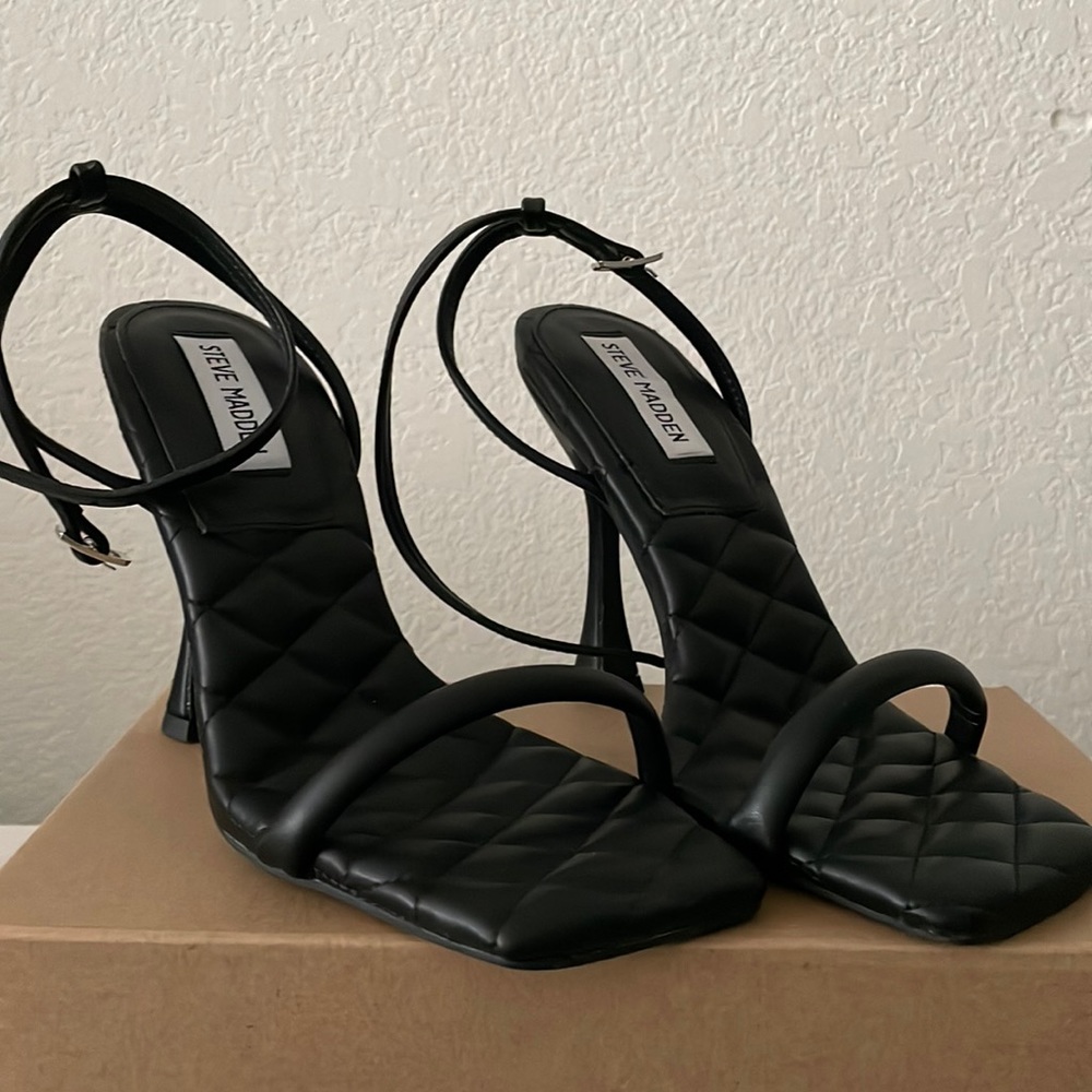 Steve Madden Rumba square toe pyramid heels